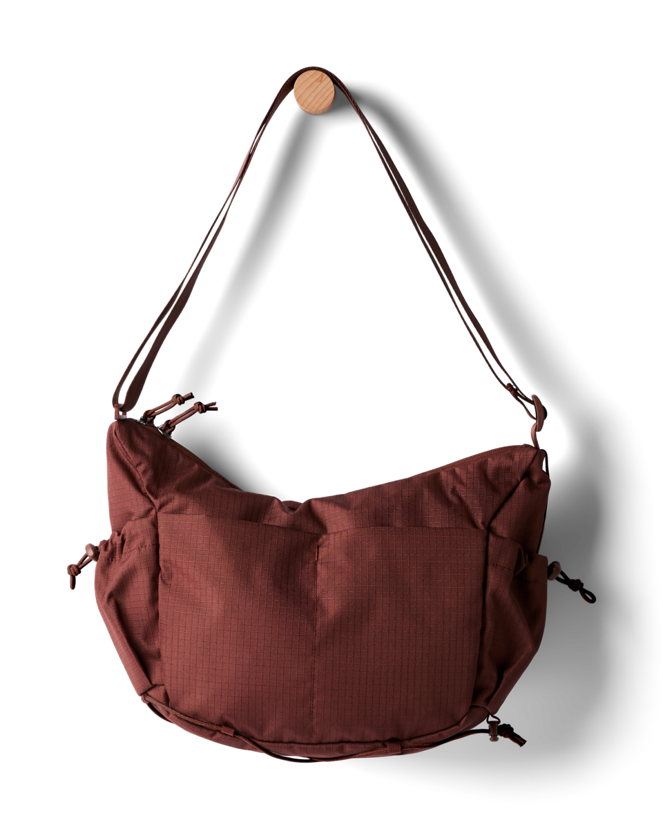 Viaje 9L Shoulder Bag